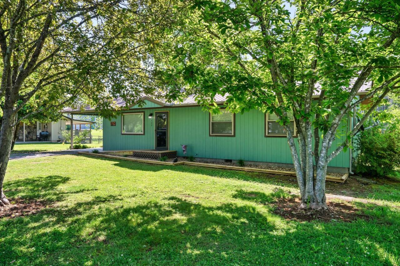 Modern Pigeon Forge Gem Near Dollywood, Gatlinburg & Smokies - 2 Mins To Pkwy & Strip, Hot Tub, Fire Pit, Cable, Hi-Speed Wifi Villa Exterior photo