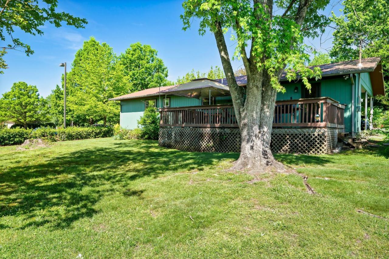 Modern Pigeon Forge Gem Near Dollywood, Gatlinburg & Smokies - 2 Mins To Pkwy & Strip, Hot Tub, Fire Pit, Cable, Hi-Speed Wifi Villa Exterior photo